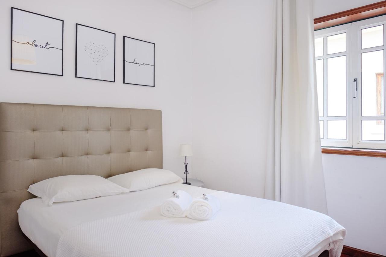 Classico Guesthouse บีลาโนวาเดกายา ภายนอก รูปภาพ